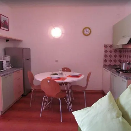 Great Apartment In Residence With Private Garden - Parking - Airco - Pools *